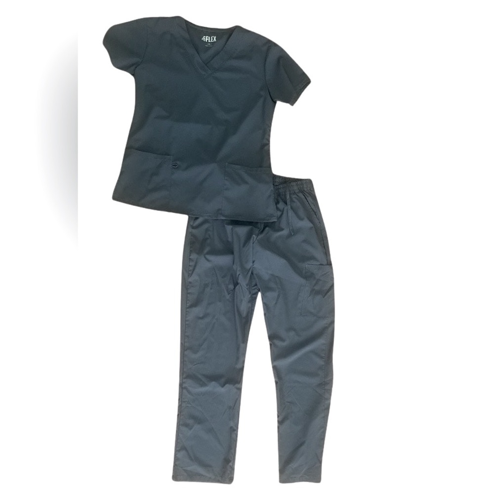Women’s Scrubs Set in Charcoal Gray Size Medium